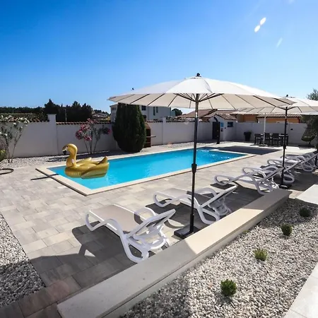Nina With Private Pool Penzion Nova Vas (Porec)