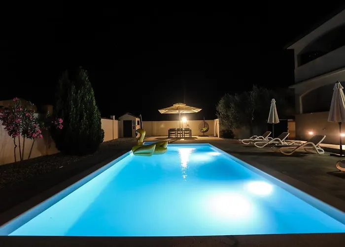 Nina With Private Pool 3*