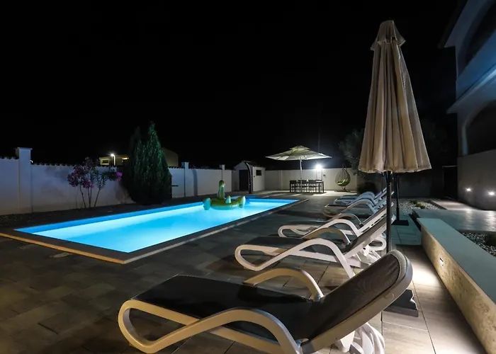 Pensionat Nina With Private Pool 3*