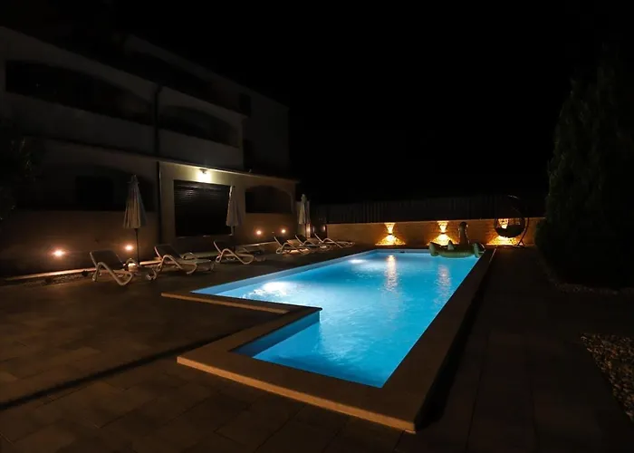 Pensionat Nina With Private Pool