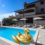 Nina With Private Pool 3* Nova Vas (Porec)
