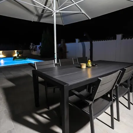Gasthuis Nina With Private Pool 3*